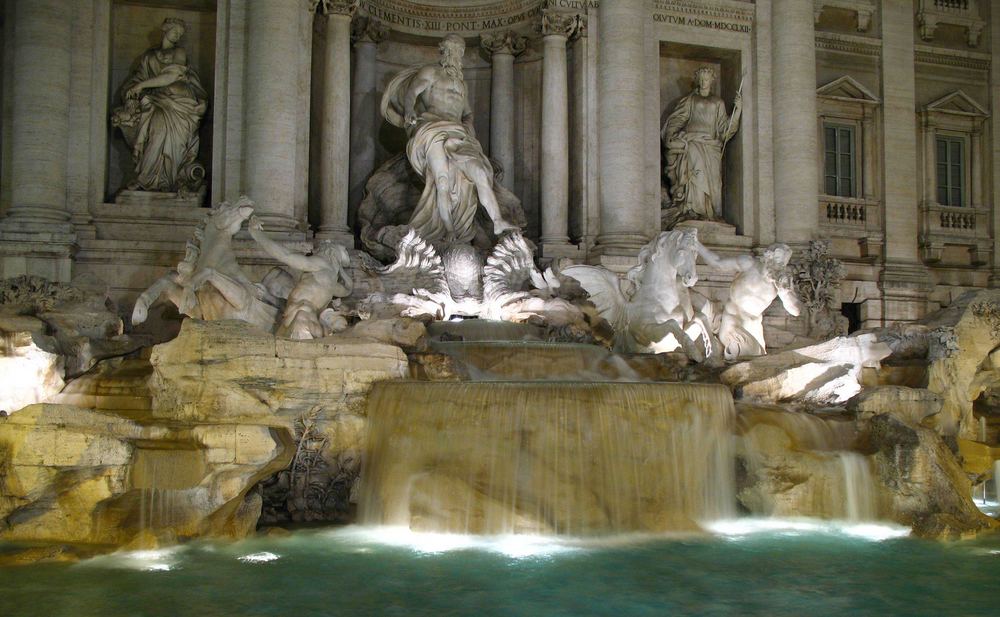 TREVI in der Nacht - TREVI at night