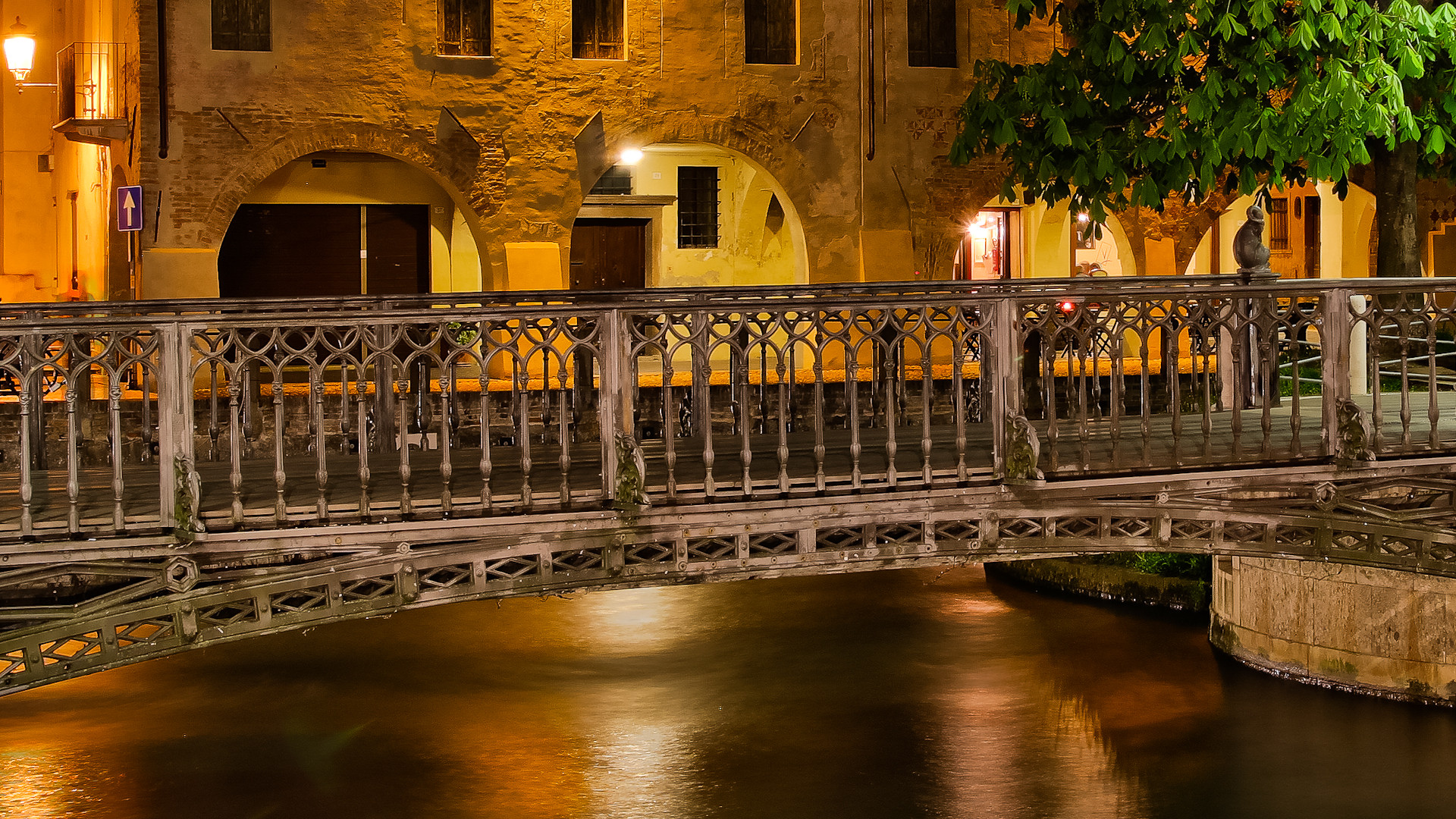 Treviso, ponte verso il mercato del pesce.