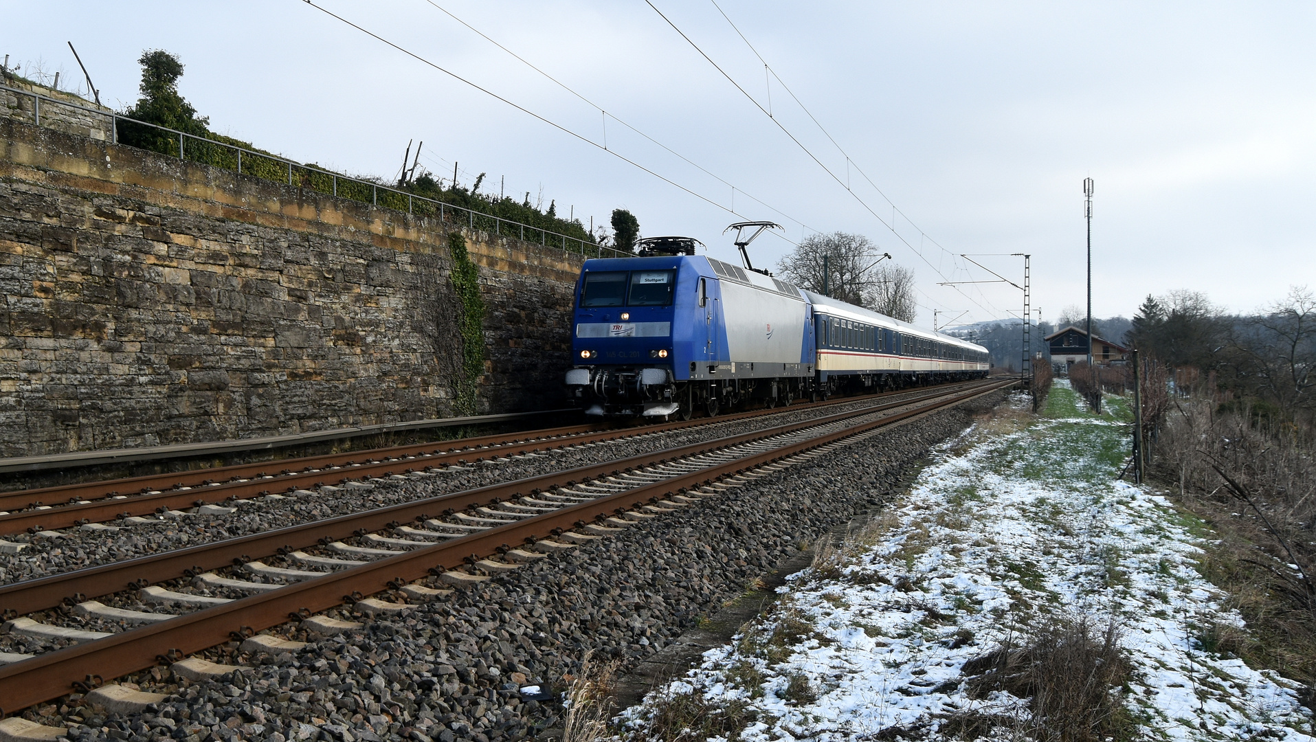 TRI Ersatzzug auf der Neckar-Frankenbahn bei Lauffen a. Neckar 19.1.2024