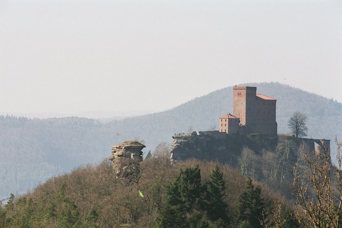 Tri-Fels Burg