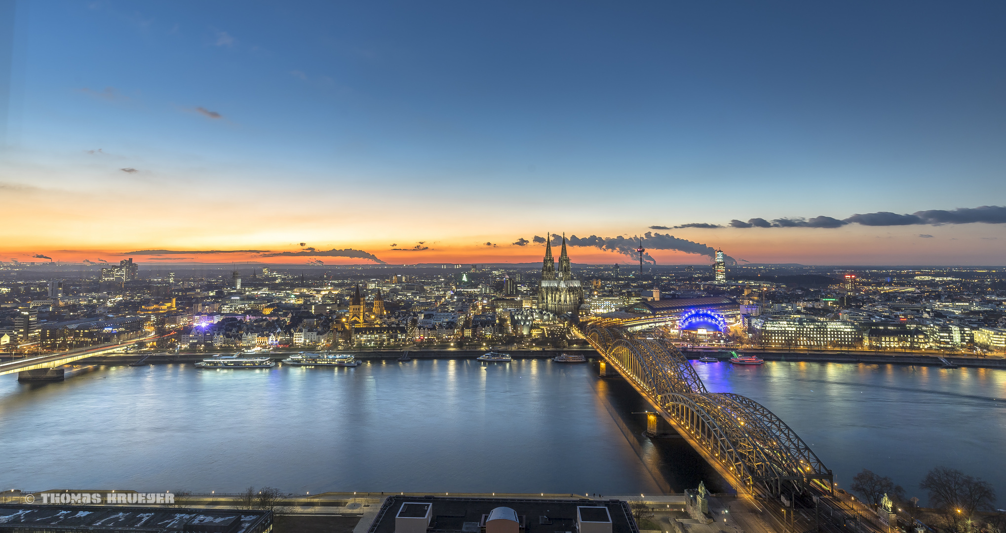 Triangel ; Blick vom Kölner LVR Turm 