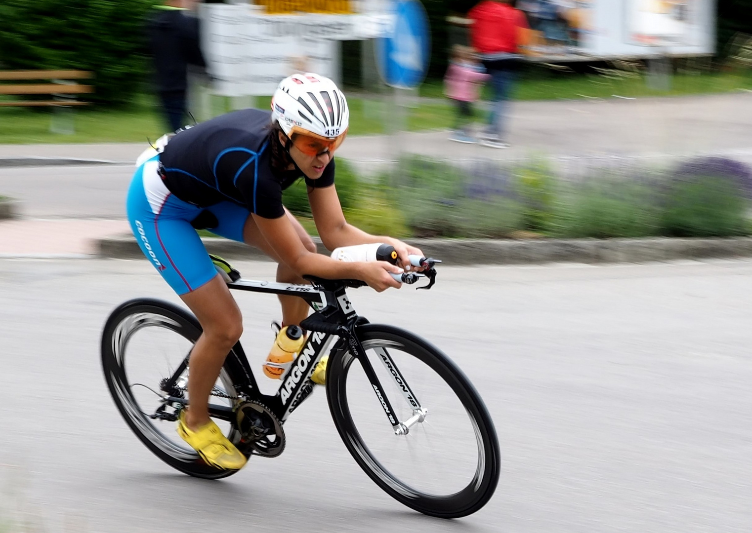 Triathlet auf der Radstrecke 1