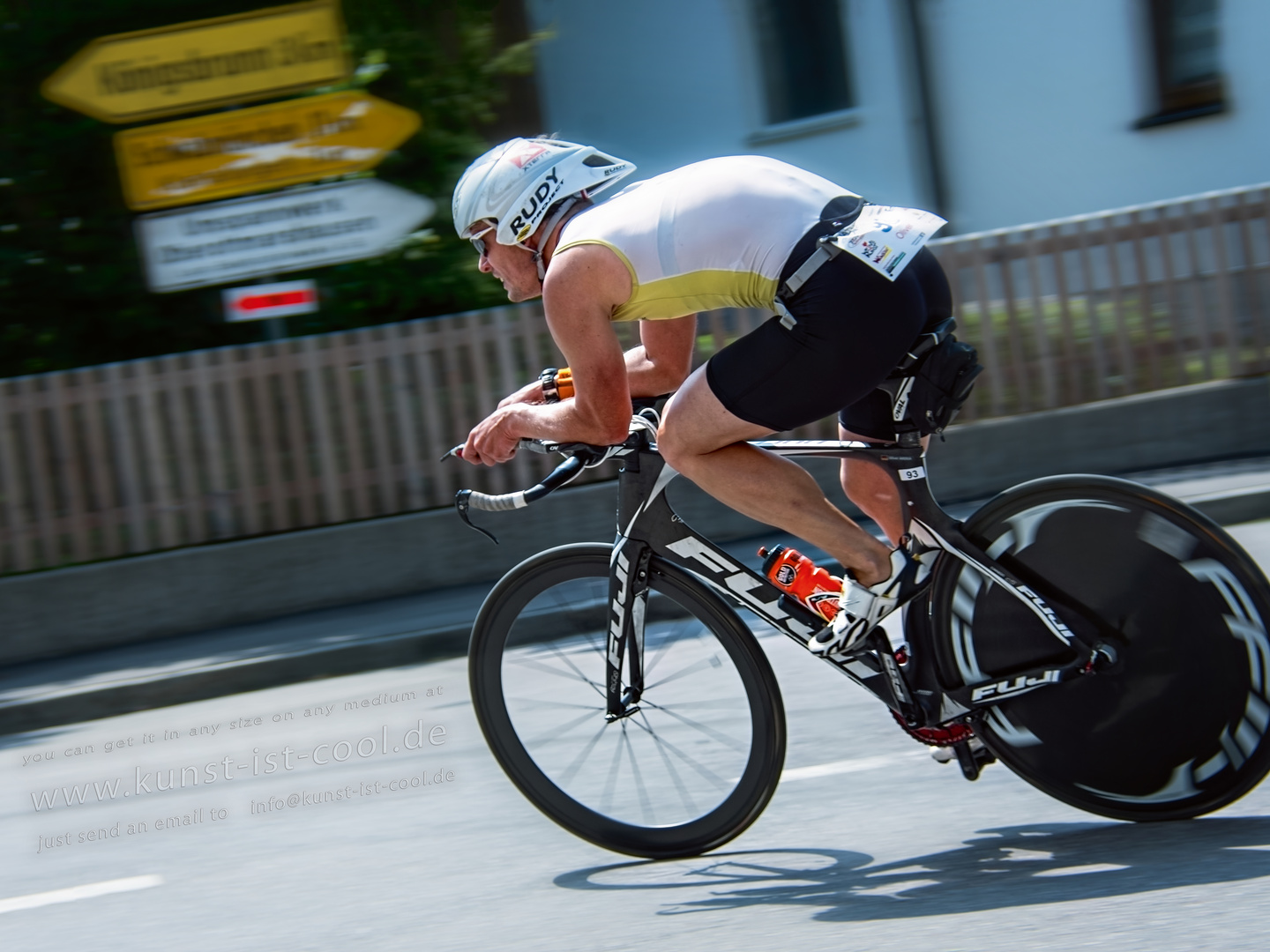 Triathlet beim Triathlon in Königsbrunn bei Augsburg