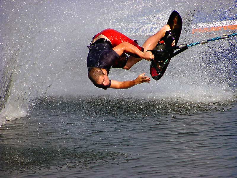 Trickski - Akrobatik auf dem Wasser