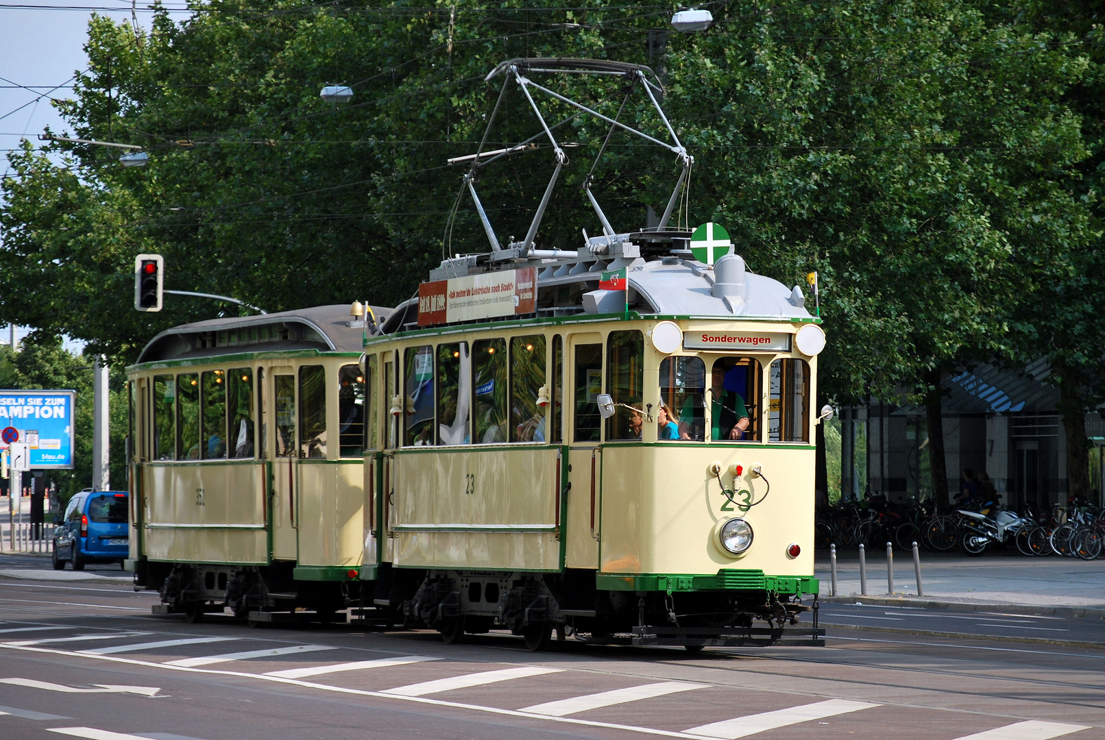 Triebwagen 23 - Beiwagen 352