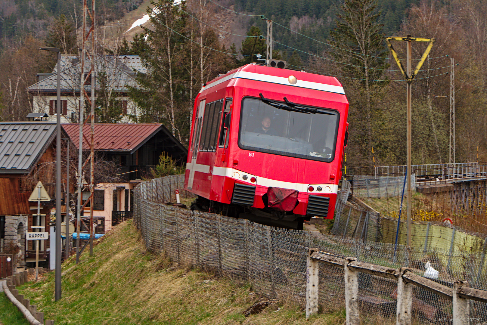 Triebwagen der Meterspurbahn in Chamonix-Mont-Blanc