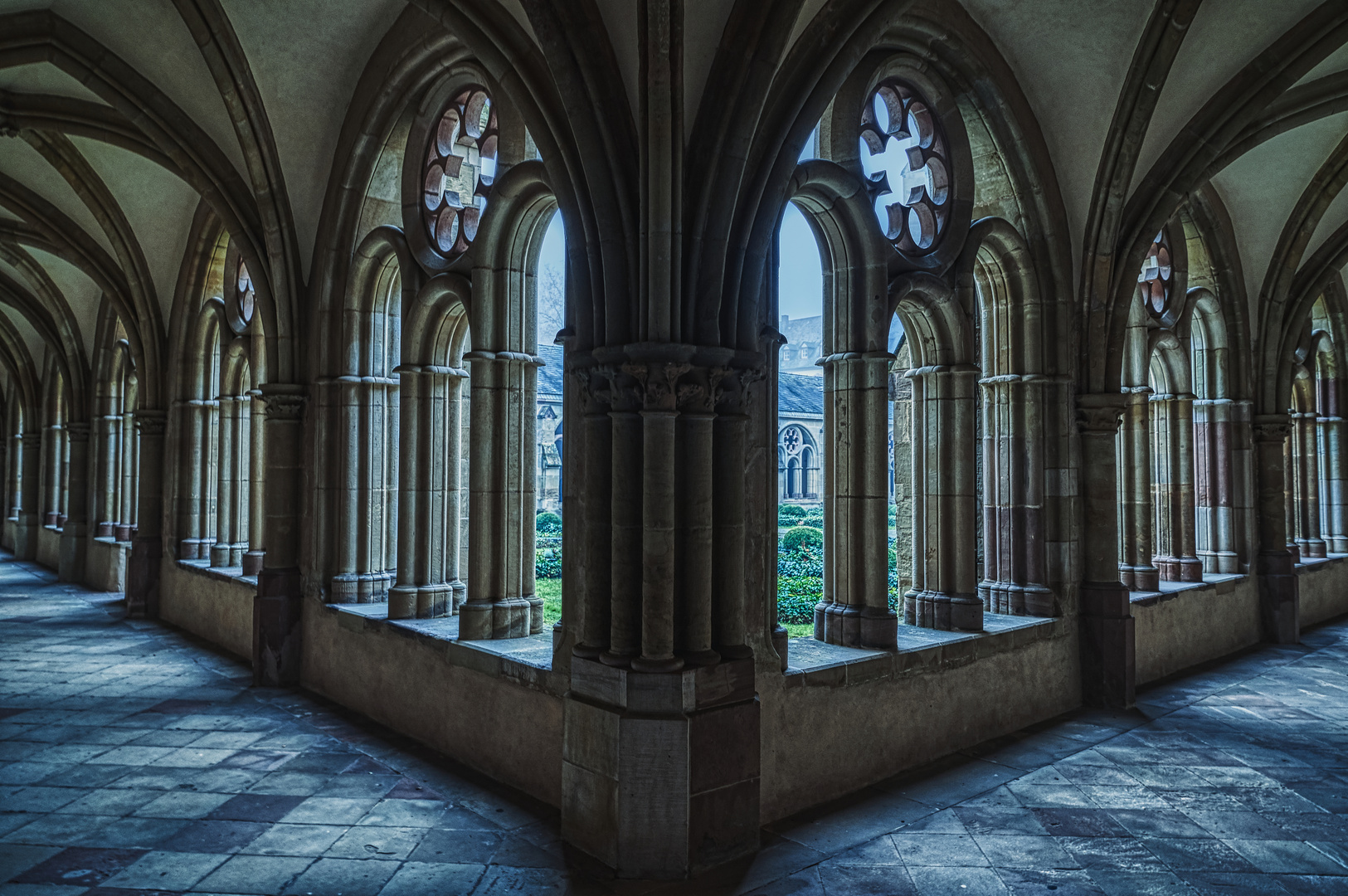 Trier Kreuzgang Dom - Liebfrauenkirche