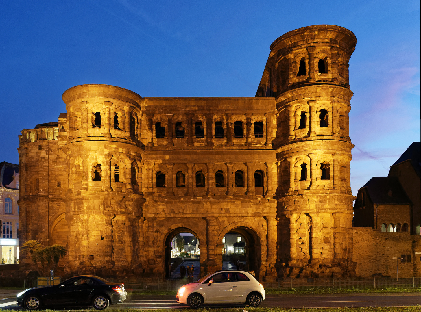 Trier - Porta Nigra zur Blauen Stunde