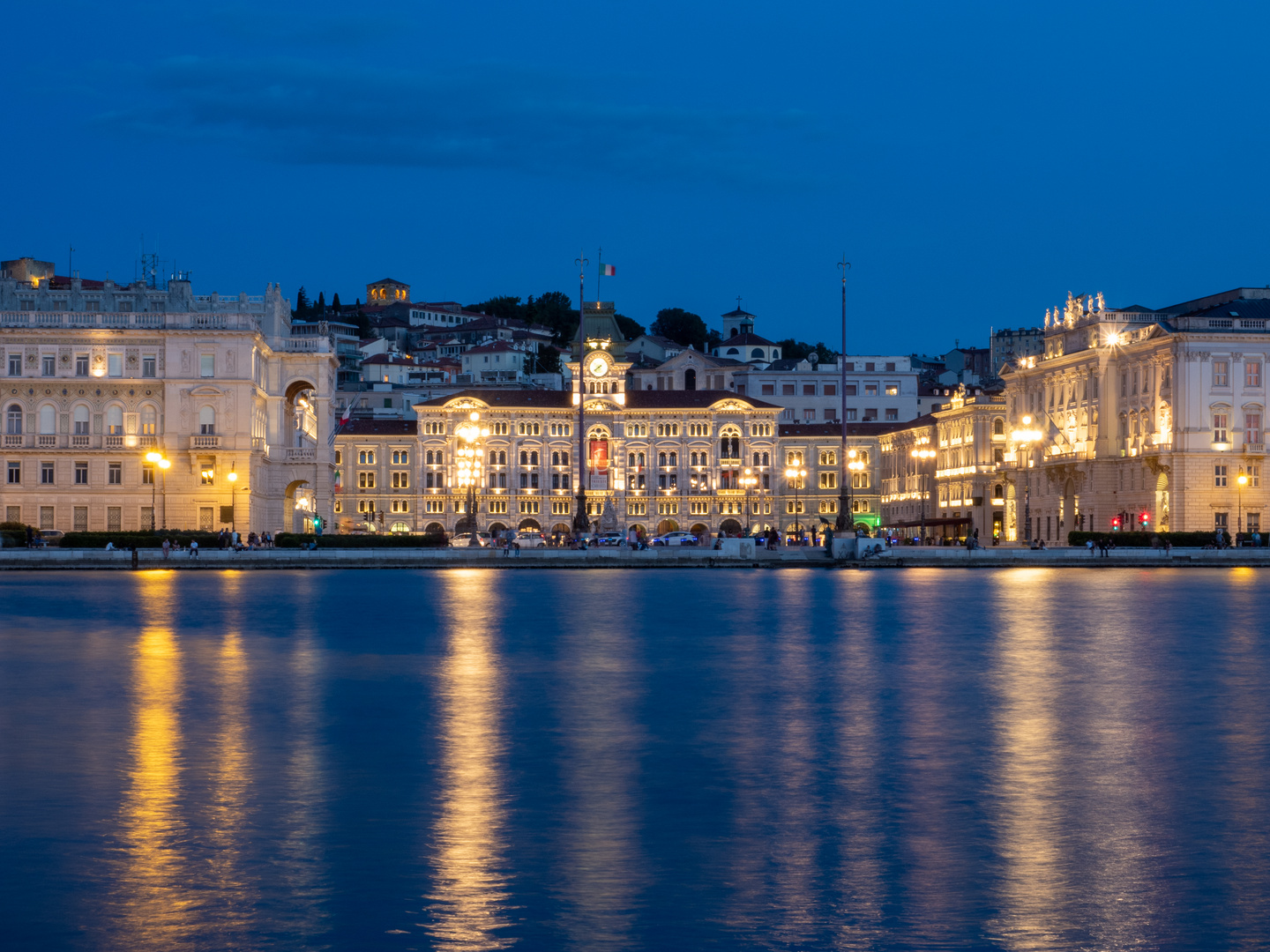 Triest bei Nacht