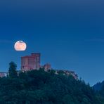 Trifels im Mondlicht