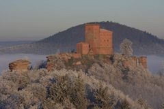 Trifels im Winter