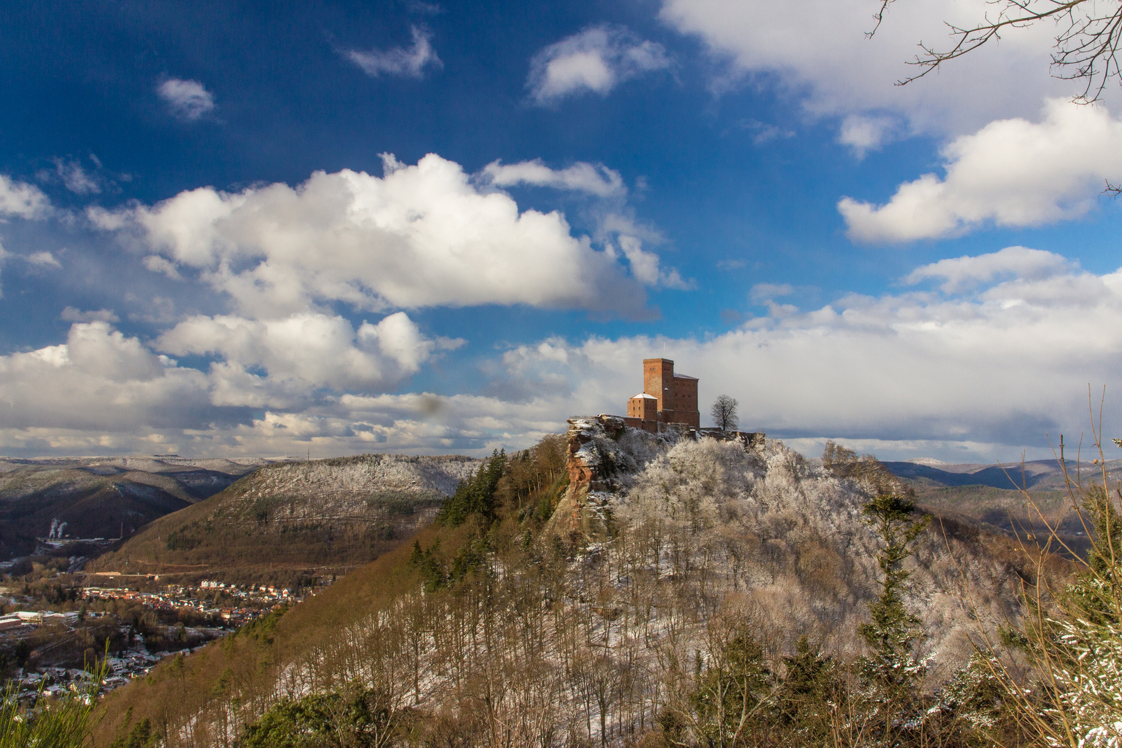 Trifels im Winterkleid