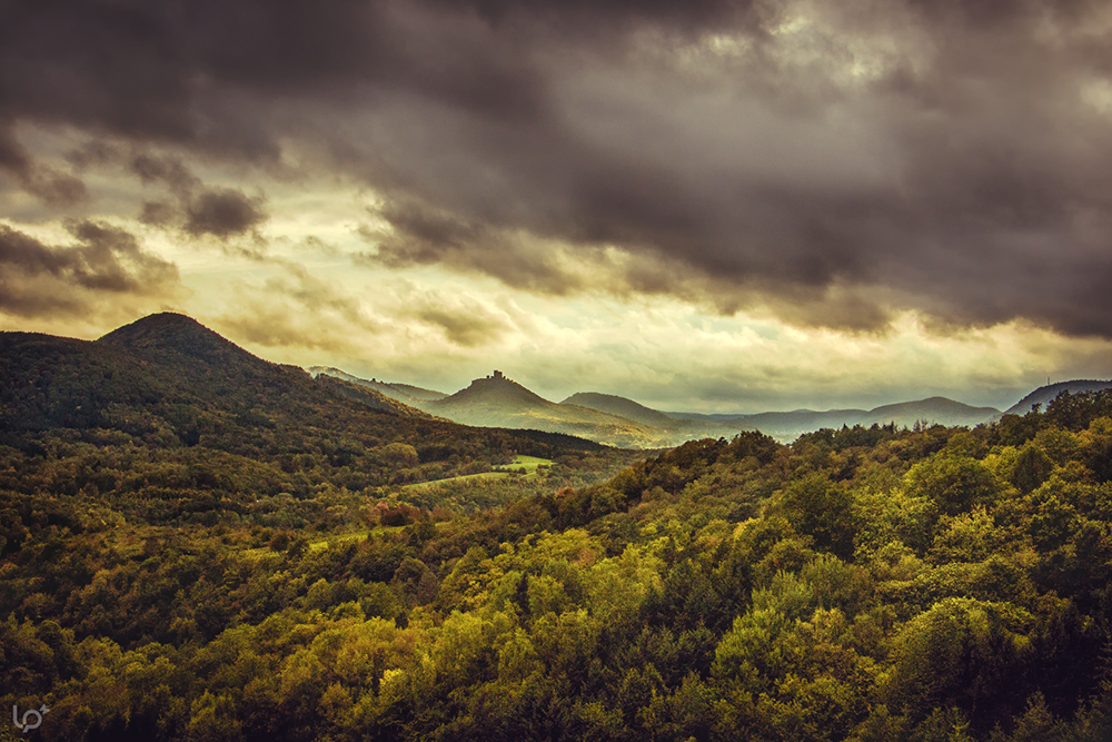 Trifels im Zwielicht