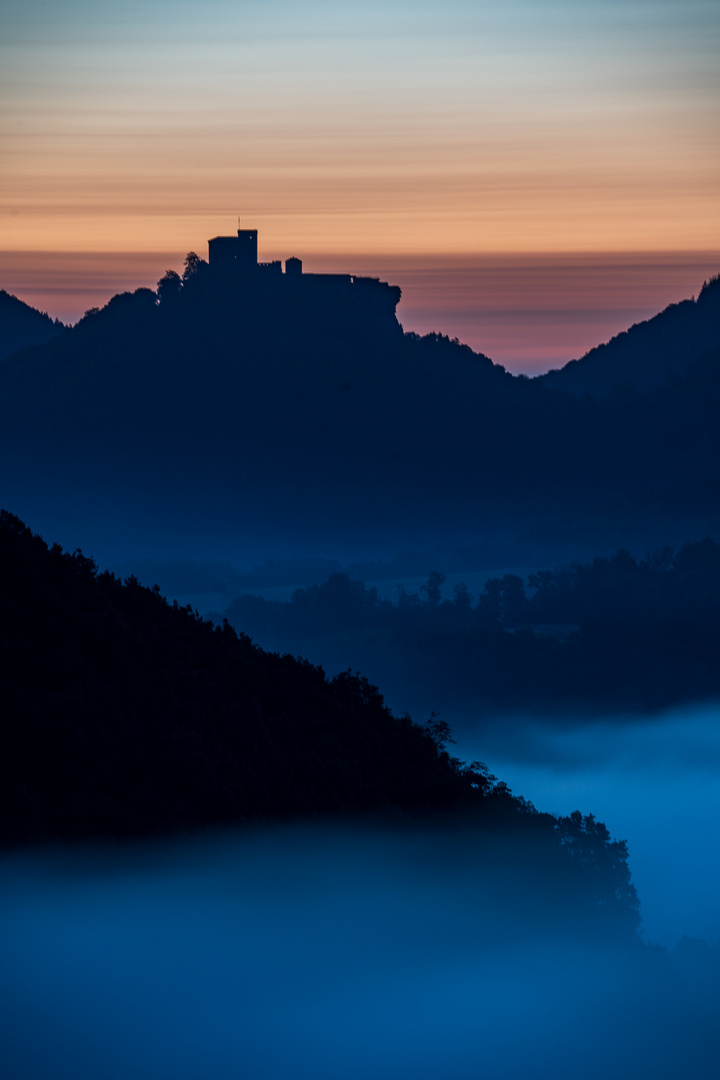 Trifels Silhouette 