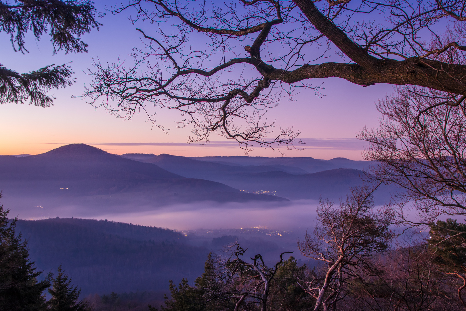 Trifelsland zur blauen Stunde