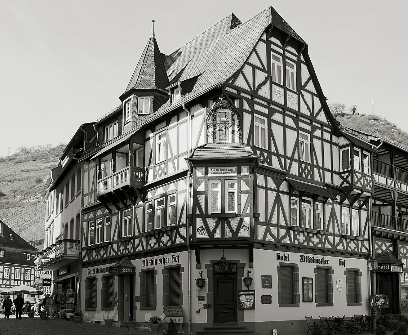 Trink den goldenen Wein zu Bacharach am Rhein