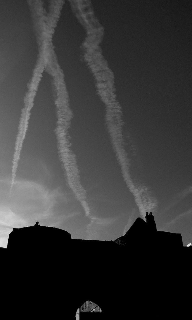 Trio au-dessus des remparts 