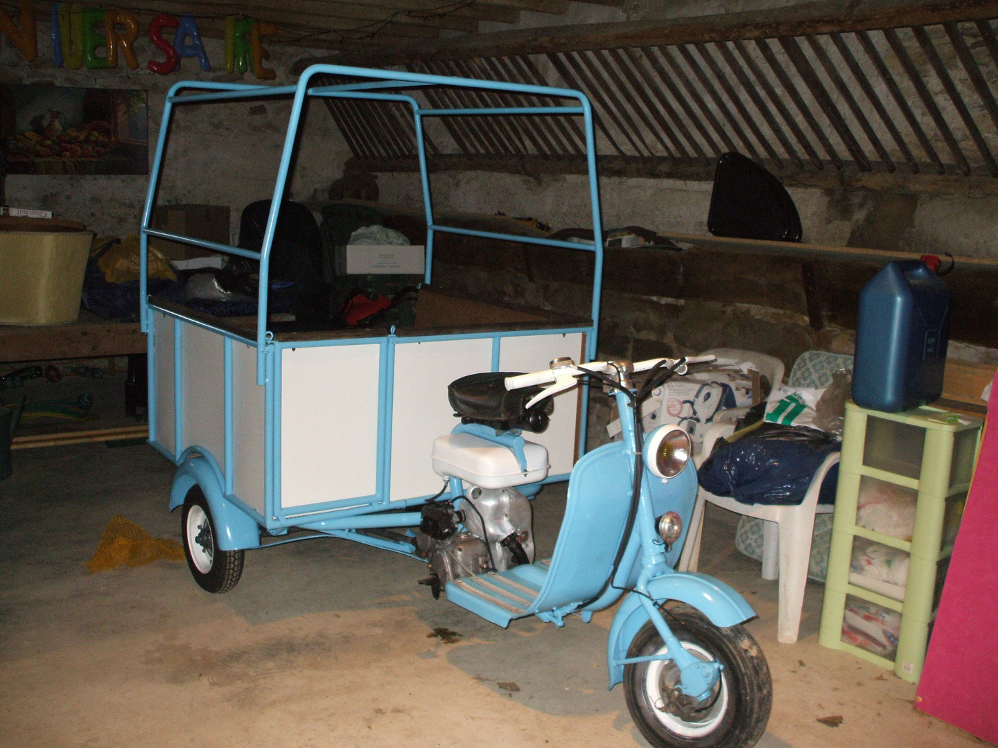 triporteur lambretta après restauration - VOLE !