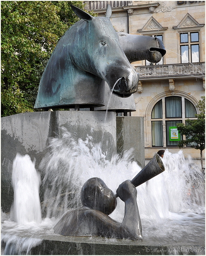 Triton und die schnaubenden Pferde.