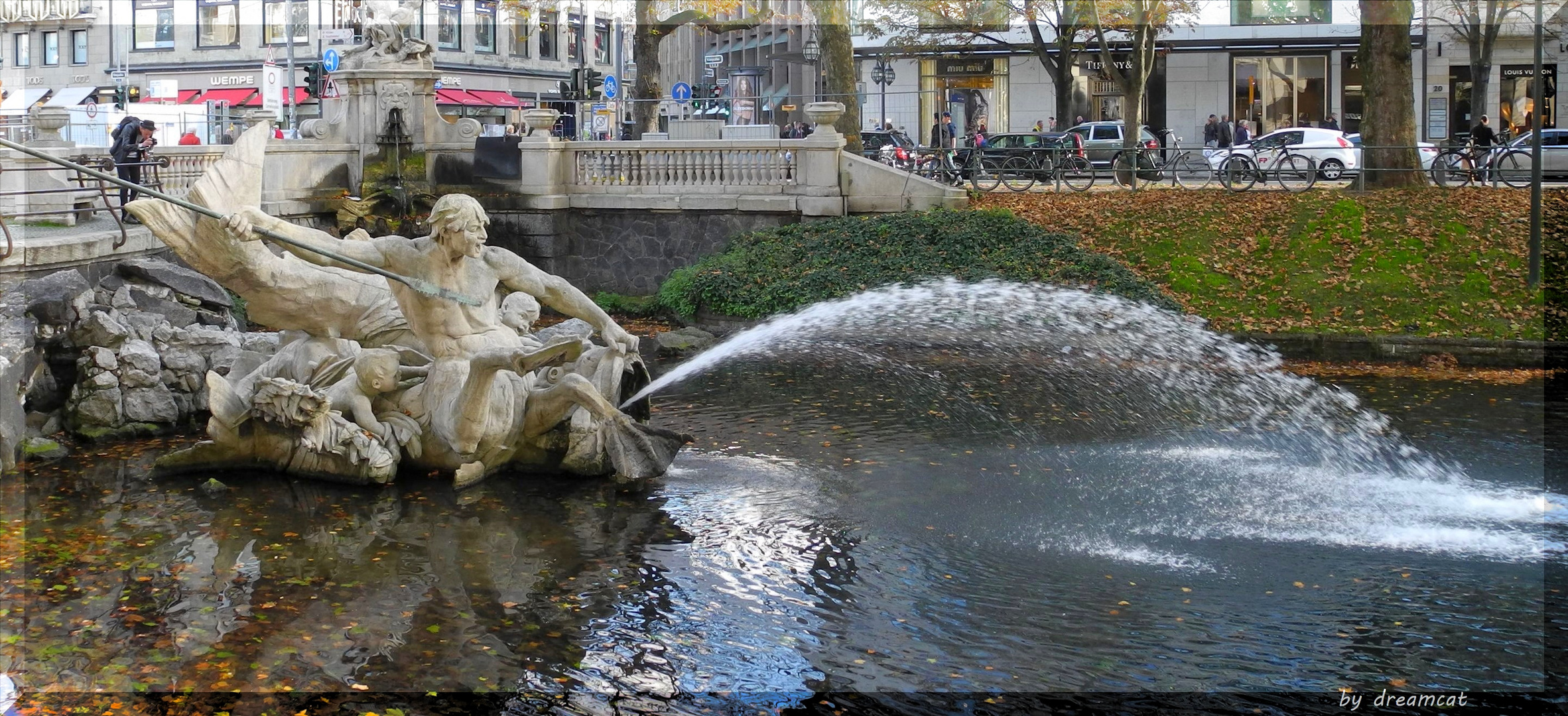 Tritonenbrunnen auf der Düsseldorfer Königsallee