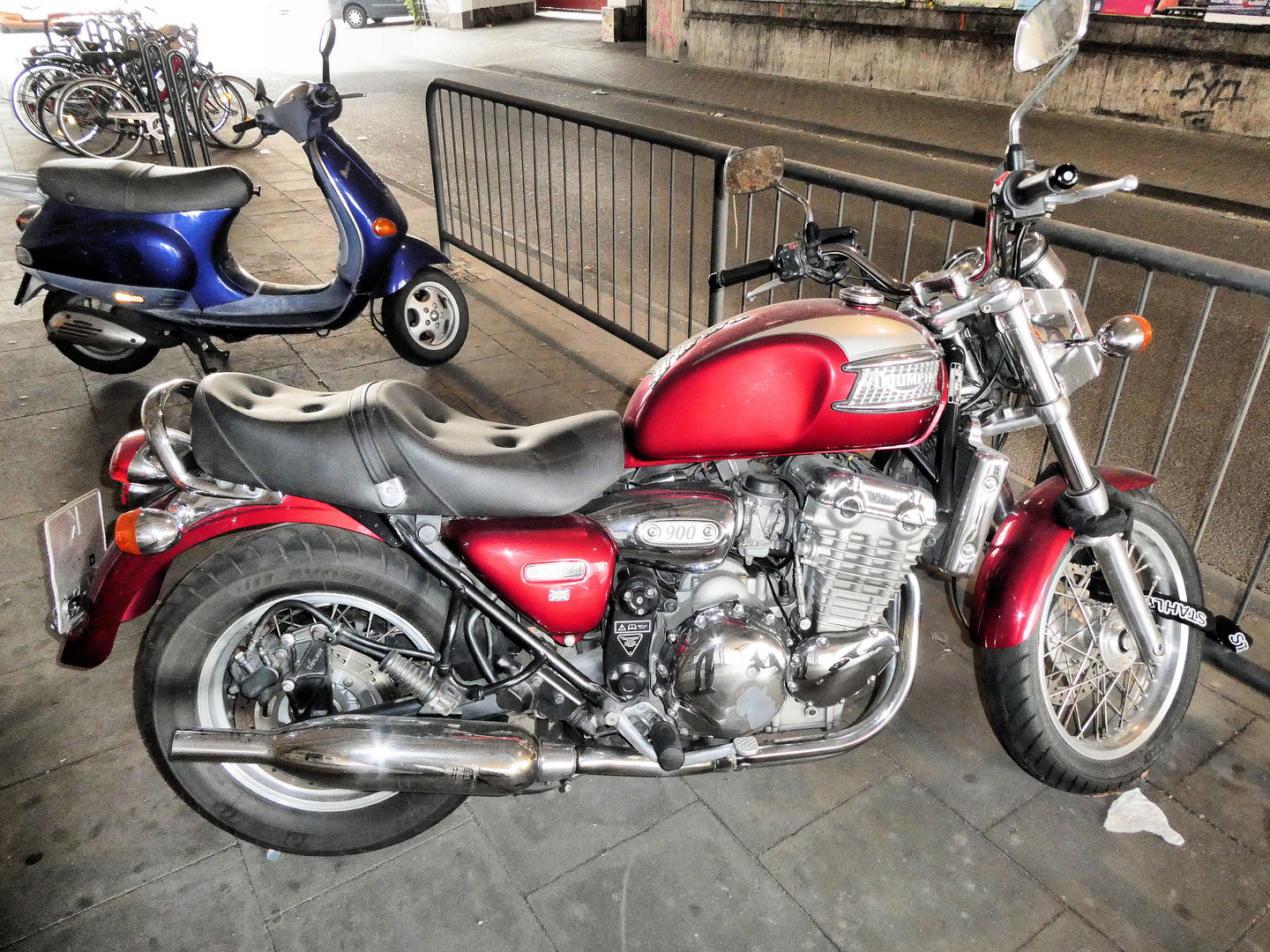 Triumph 900 Thunderbird