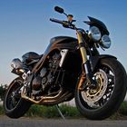 .... Triumph Speed Triple im Sunset ....