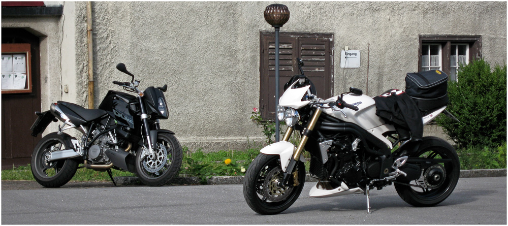 ... Triumph Speed Triple / KTM SuperDuke ...