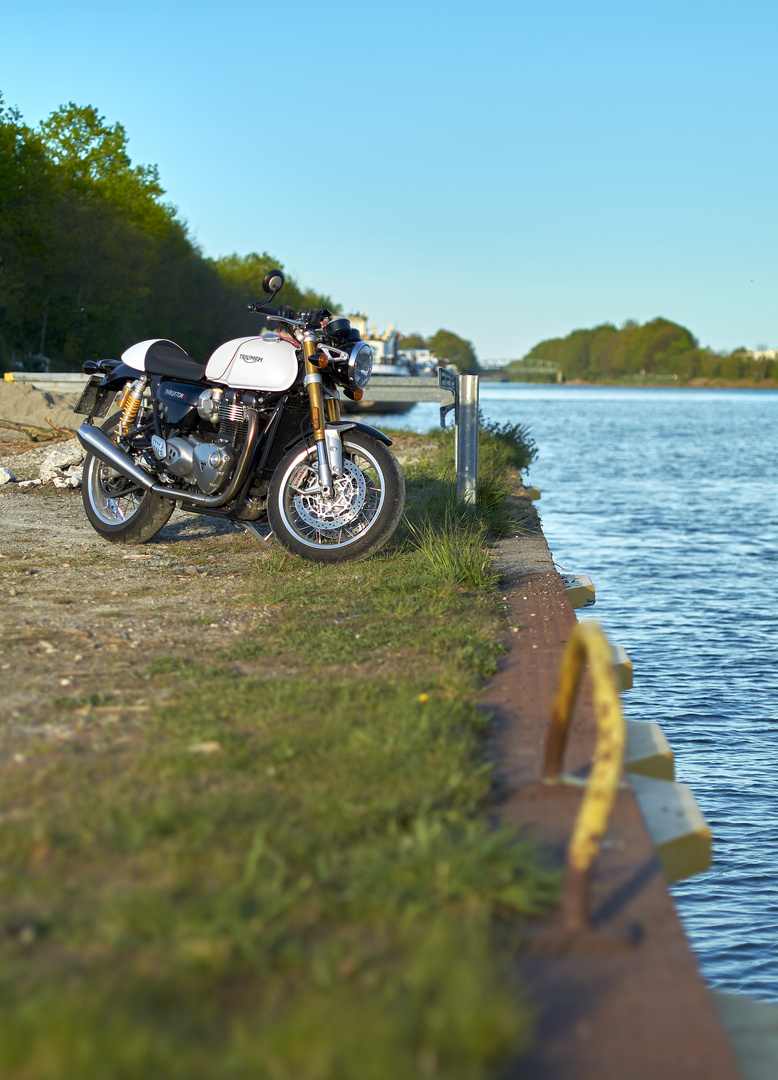 Triumph Thruxton R