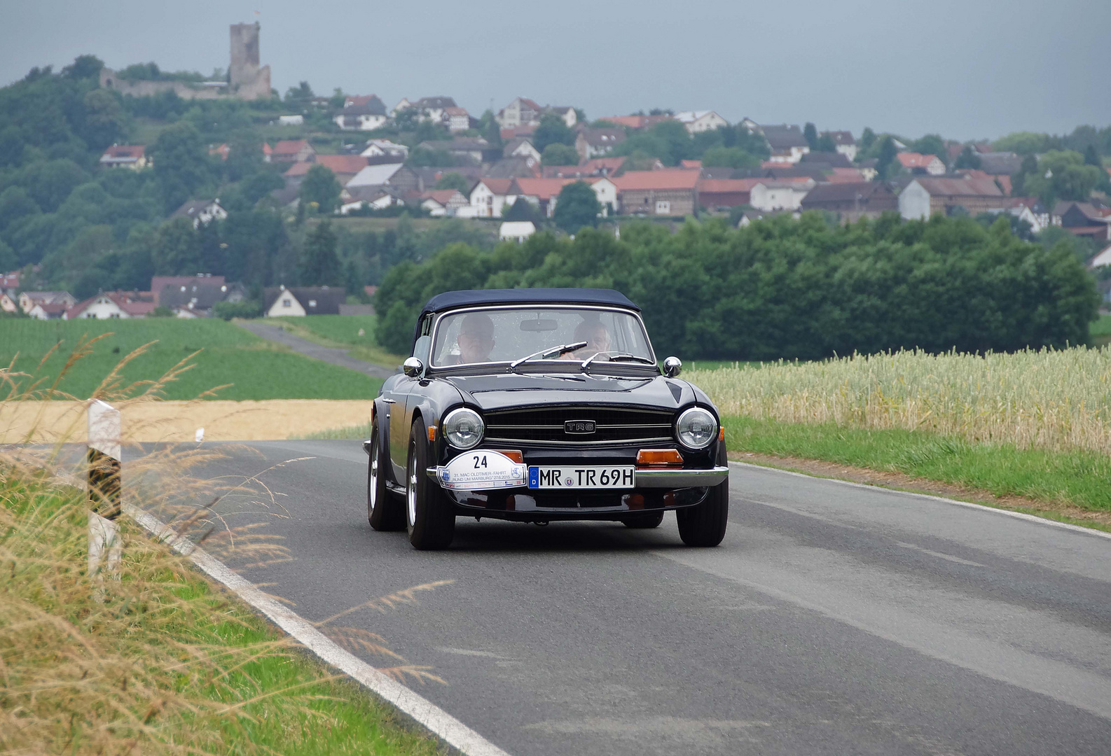 Triumph TR 6 auf Strecke....