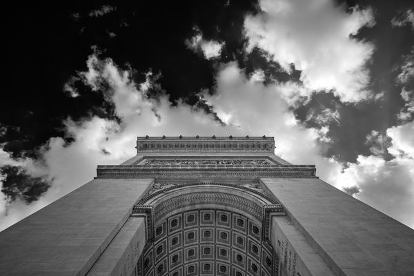 Triumphbogen dem Himmel entgegen