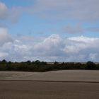 Trockene Felder, Wolken und ein paar Schauer