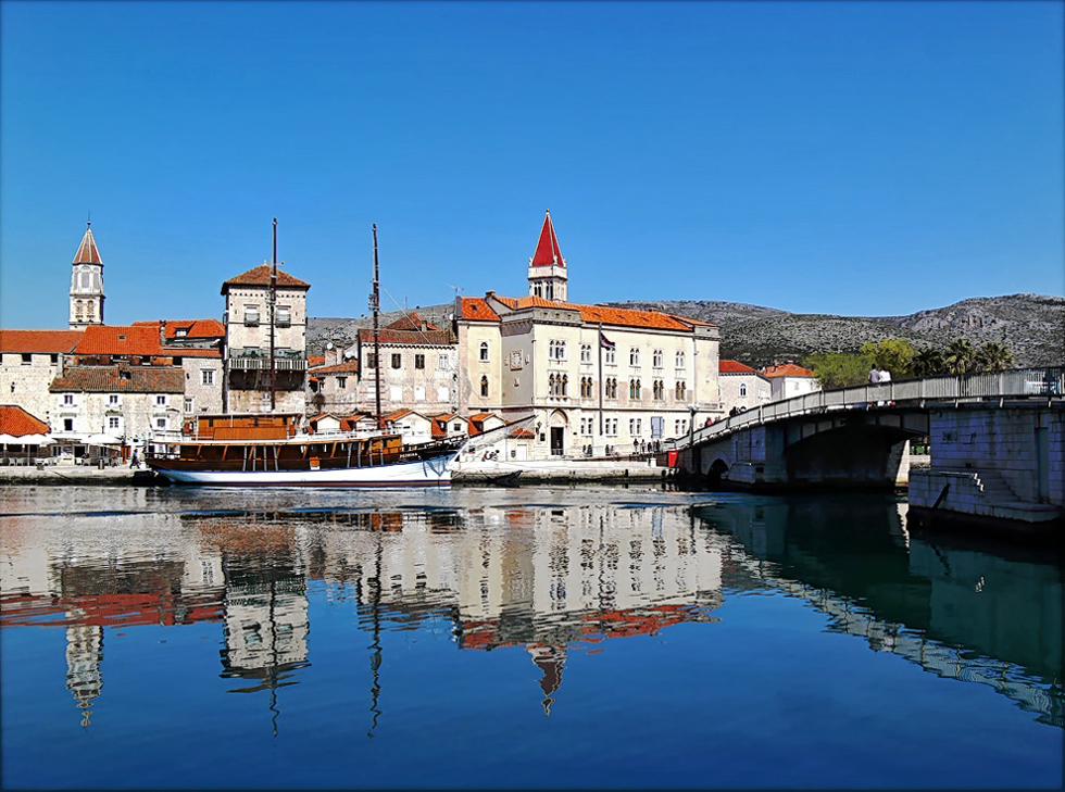 Trogir en bleu ;-) ... Trogir in blau ;-) ... reload