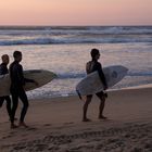 Trois Surfers