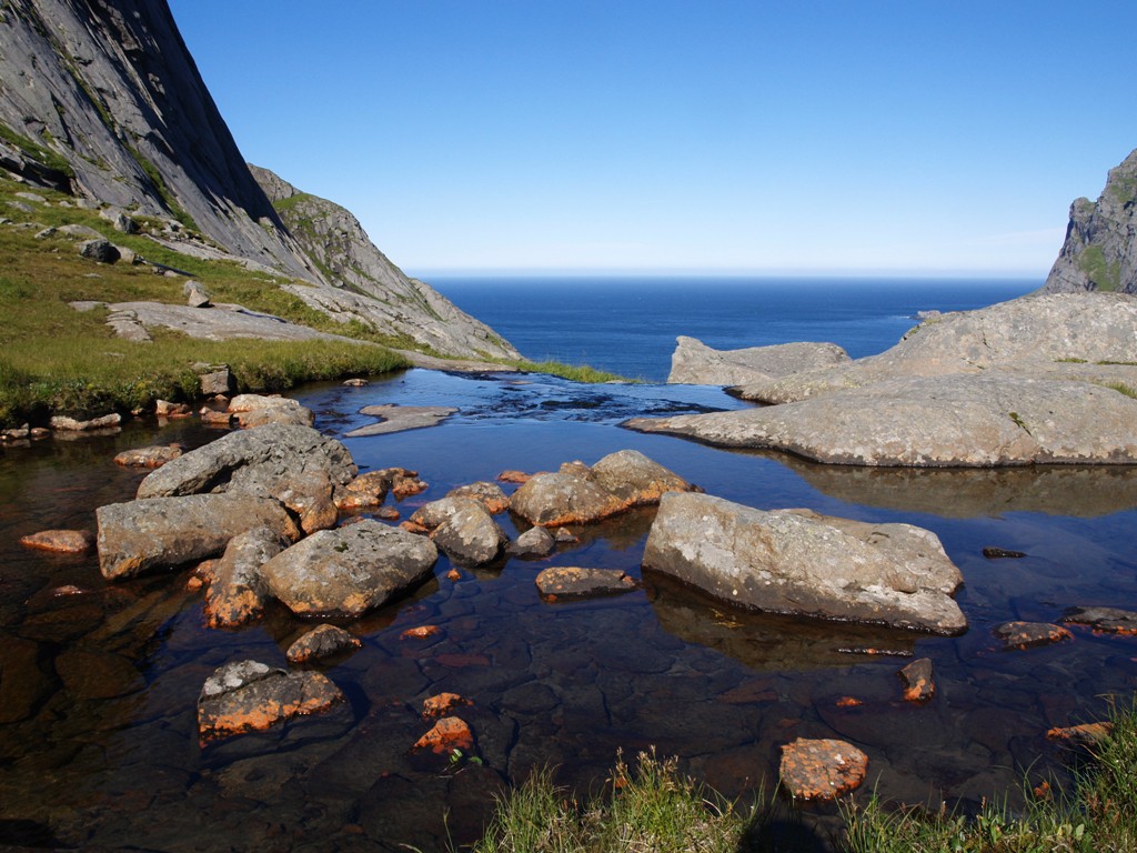 Trolldalen near Bunes, the west coast