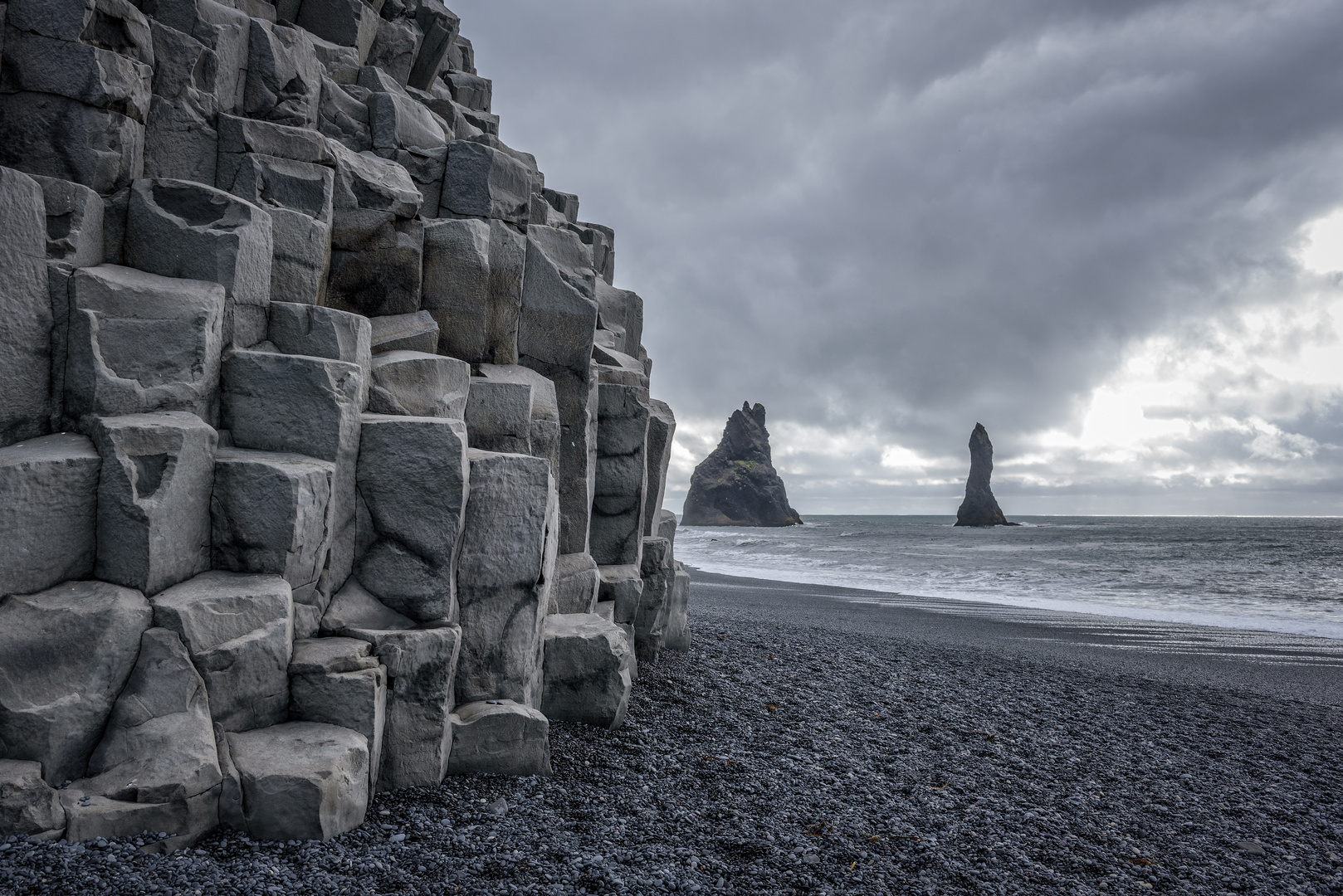 Trolle am Black Sand Beach