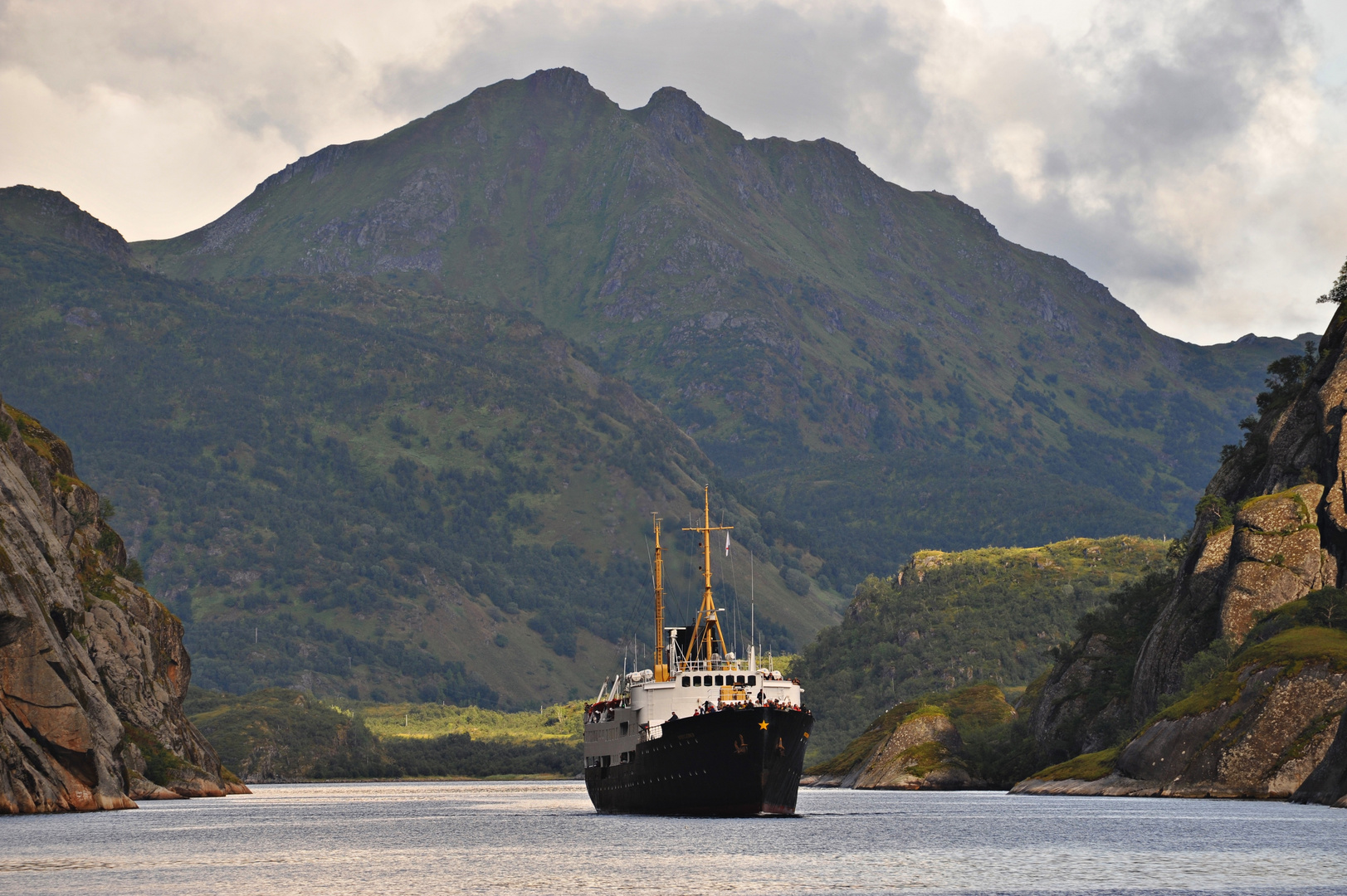 Trollfjord 03 mit Nordstjernen