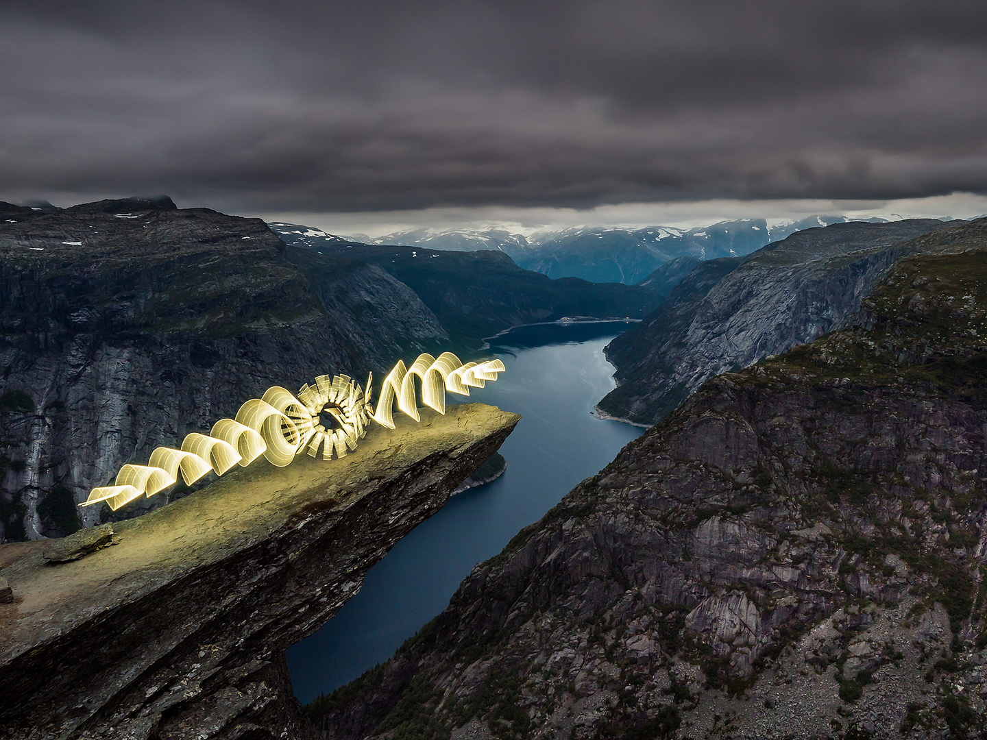 Trolltunga lights