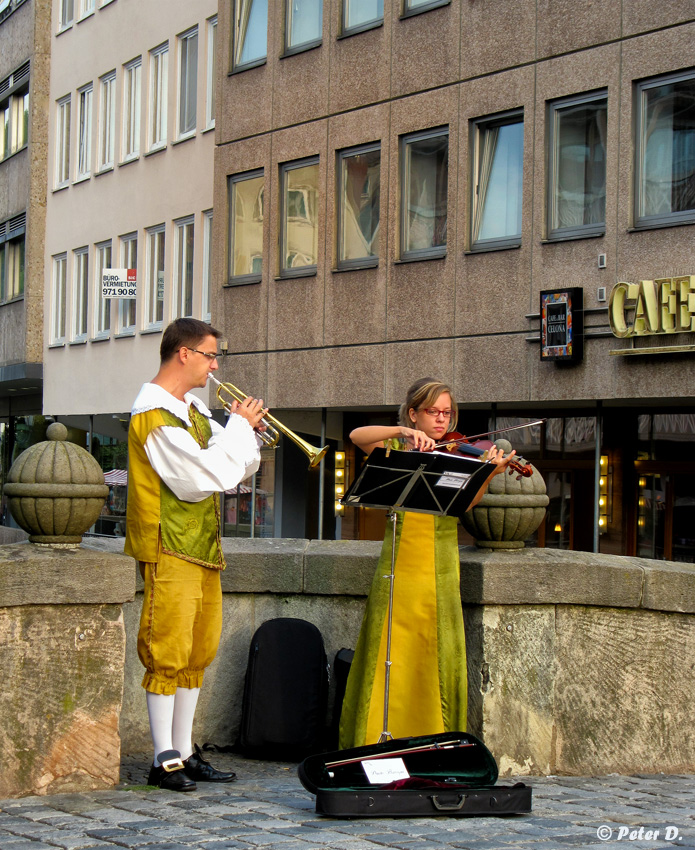 Trompeter & Geigenspielerin