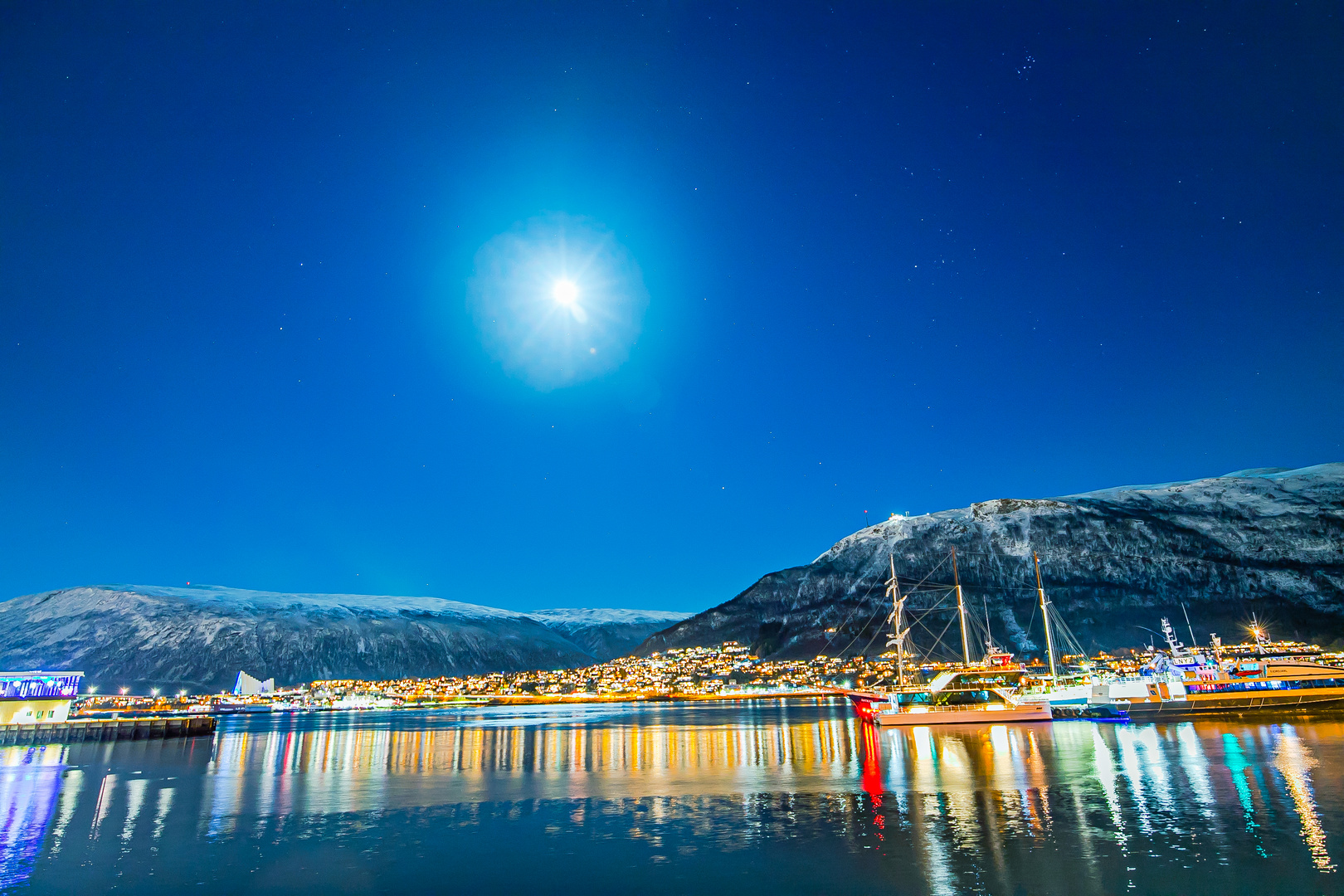 Tromsø mit Blick auf Tromsdalen