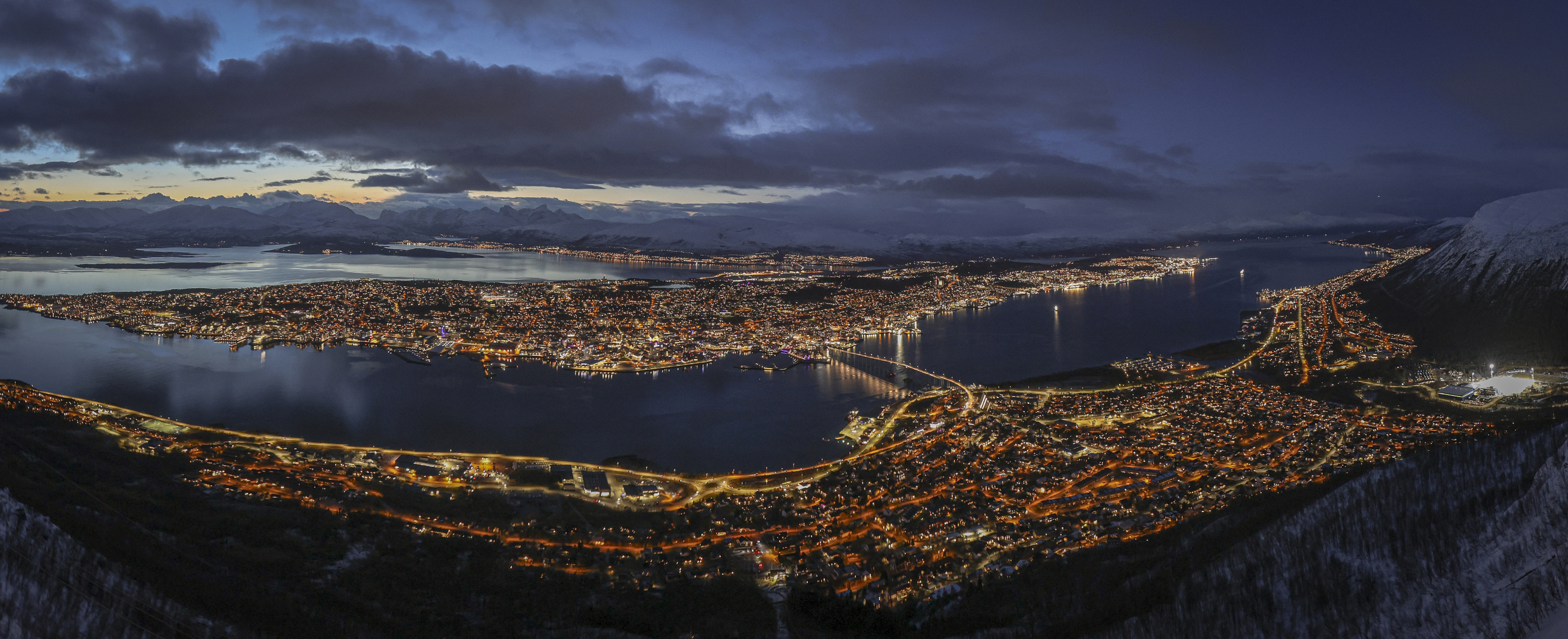 Tromsø zu blauen Stunde