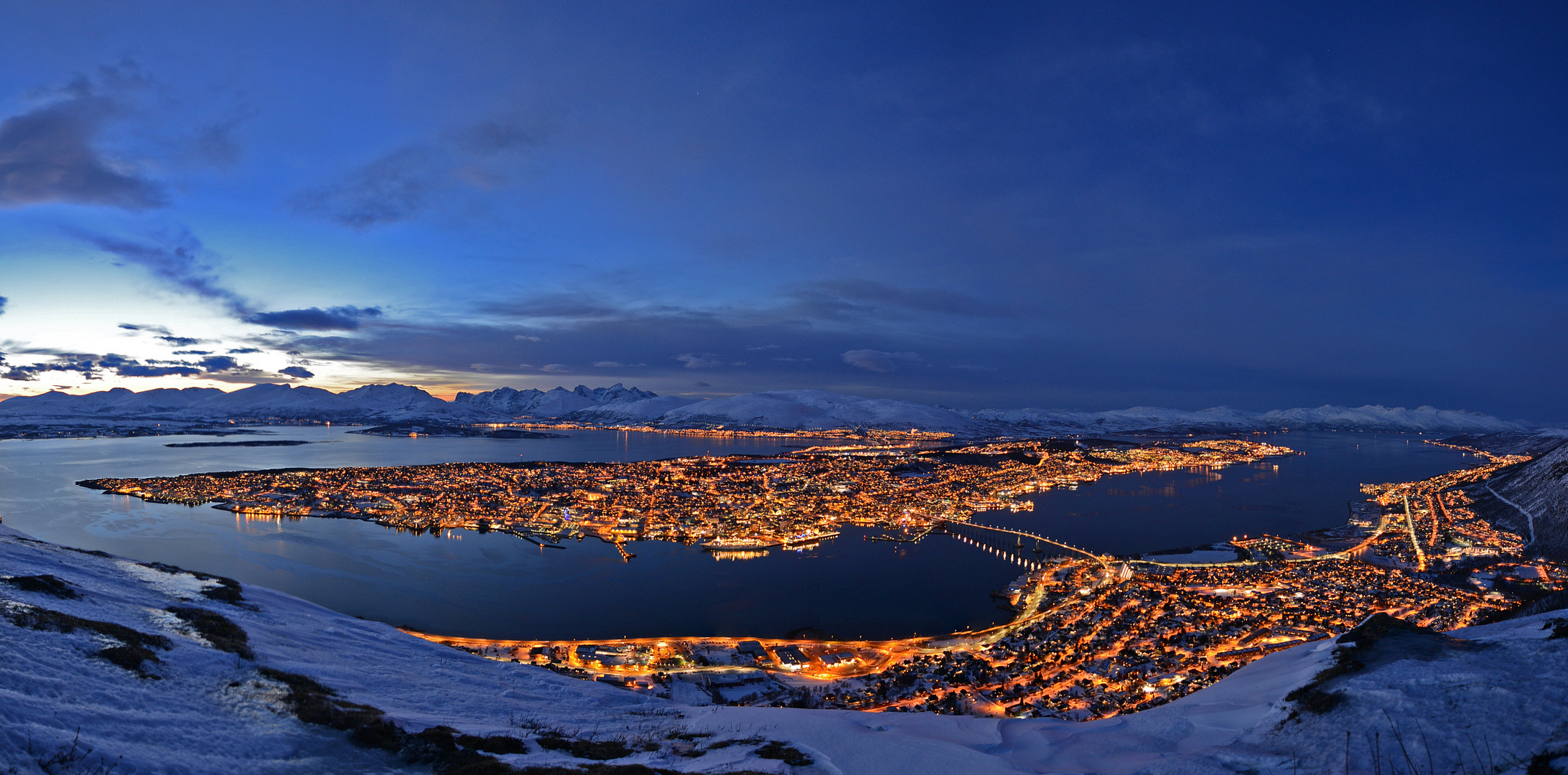 Tromsö by night