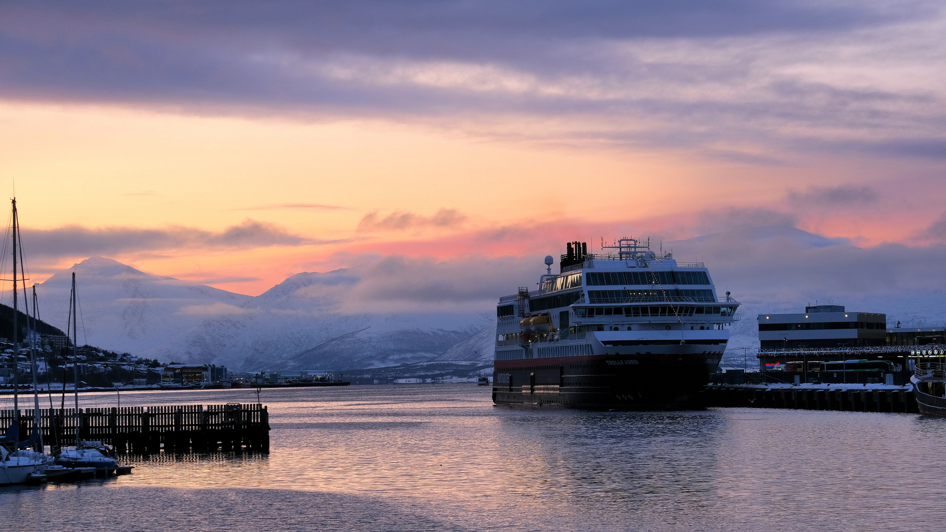 Tromsö, Heimathafen der Hurtigruten