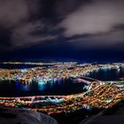 Tromsö Panorama bei Dunkelheit vom Fjellheisen