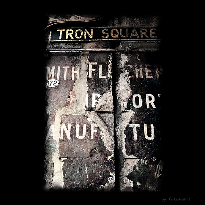 Tron Square 172