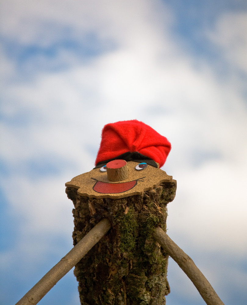 TRONCO DE NAVIDAD (CAGA TIÓ EN CATALÀ)