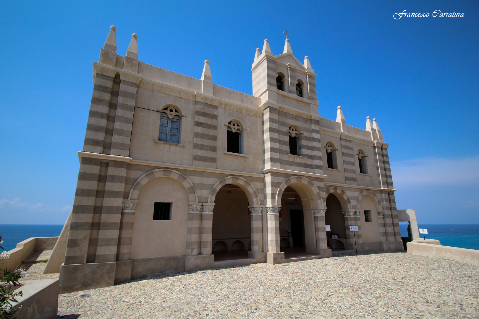 Tropea VV Santuario Santa Maria dell'Isola Foto Immagini architetture, soggetti Foto su Tropea VV Santuario Santa Maria dell'Isola Foto Immagini architetture, soggetti Foto su