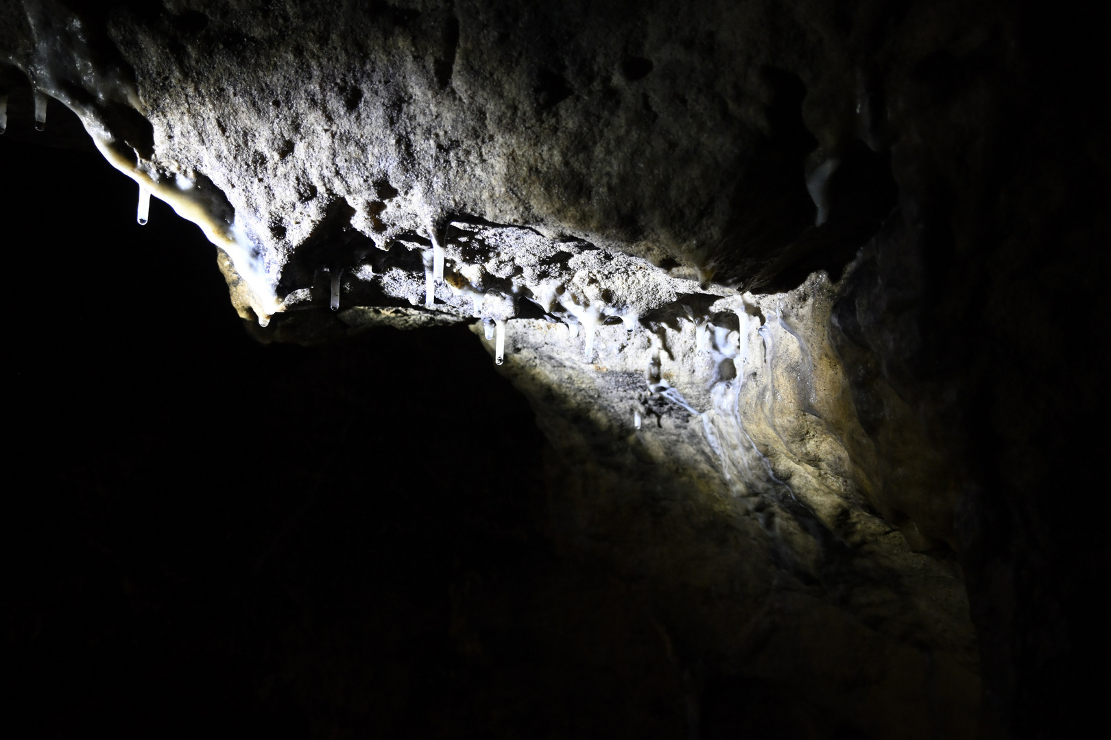 Tropfen in der Höhle