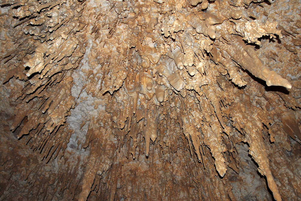 Tropfsteinhöhle Djara