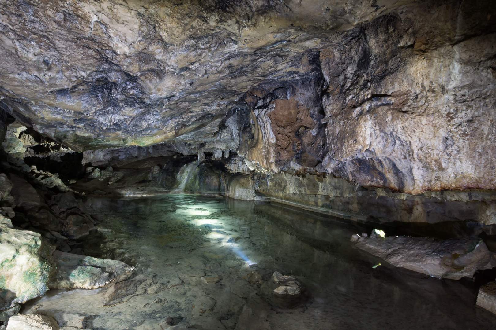 Tropfsteinhöhle in Südbaden Bild 2