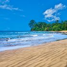 Tropischer Strand am Nachmittag